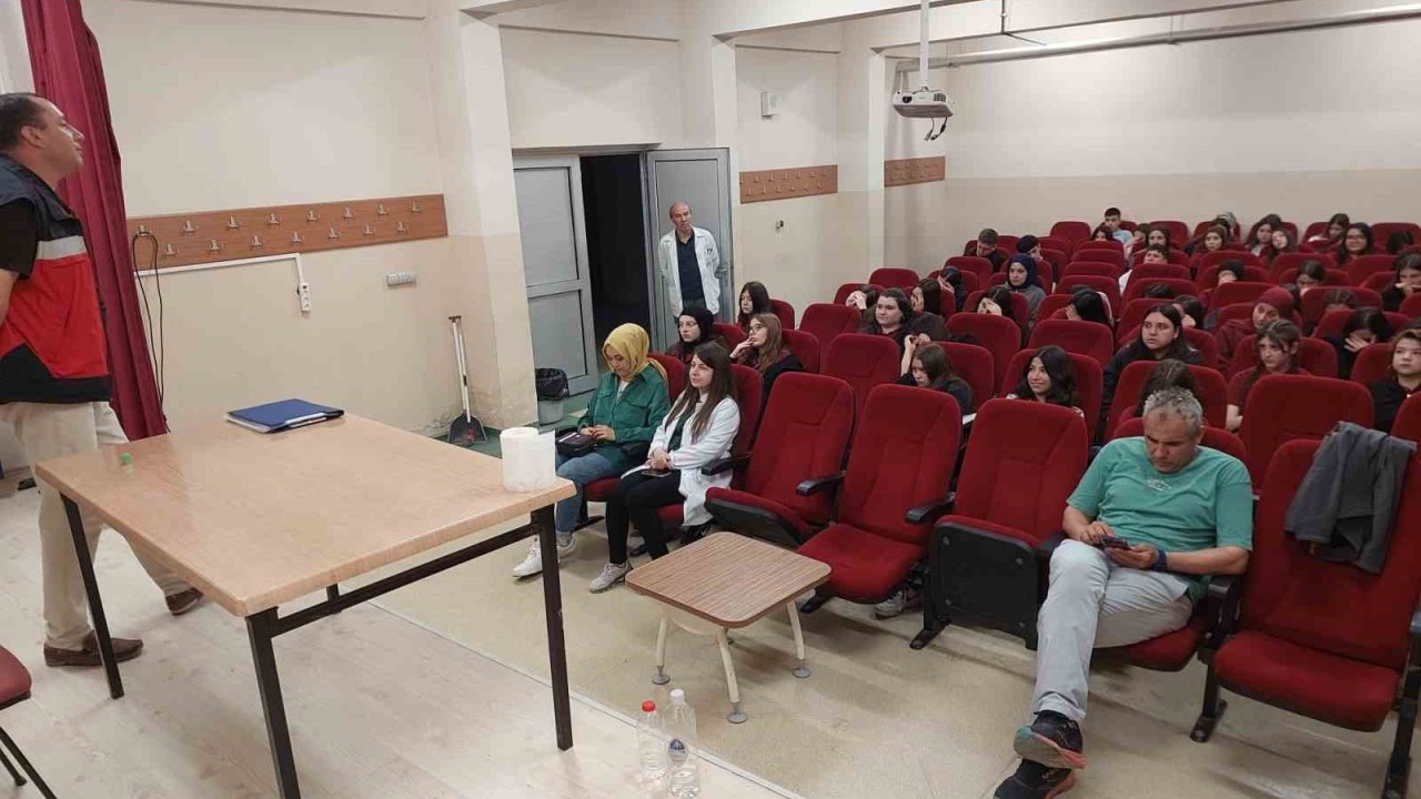 Simav’da öğrencilere doğa ve tarım eğitimi