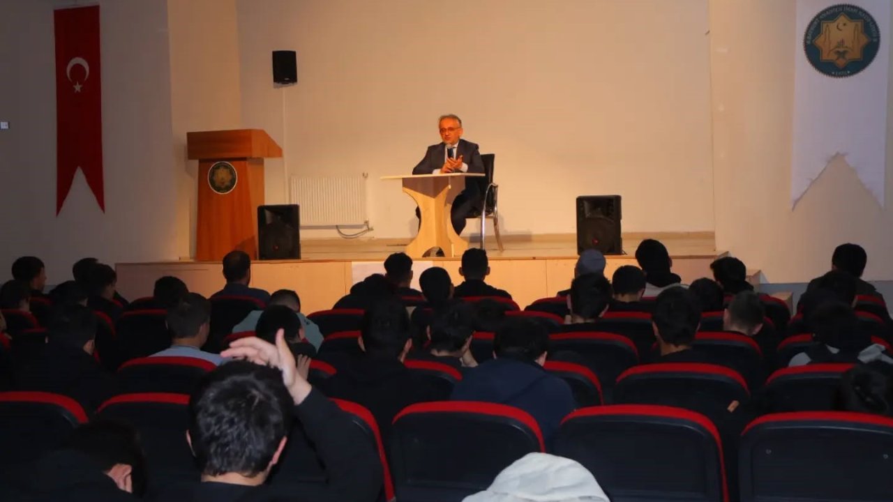 Bayburt’ta öğrencilere mahremiyet ve estetik bilinci anlatıldı