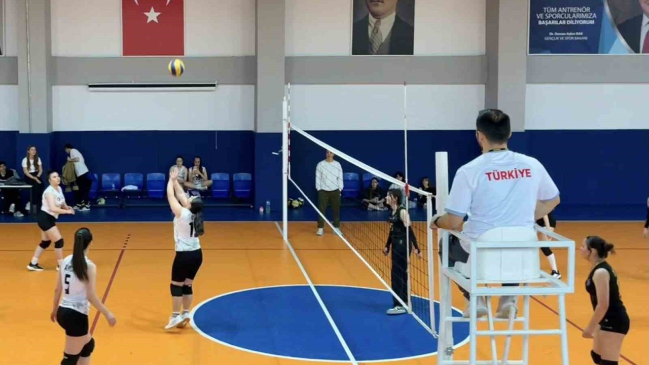 Bilecik’te liseler arası voleybol müsabakası nefes kesti