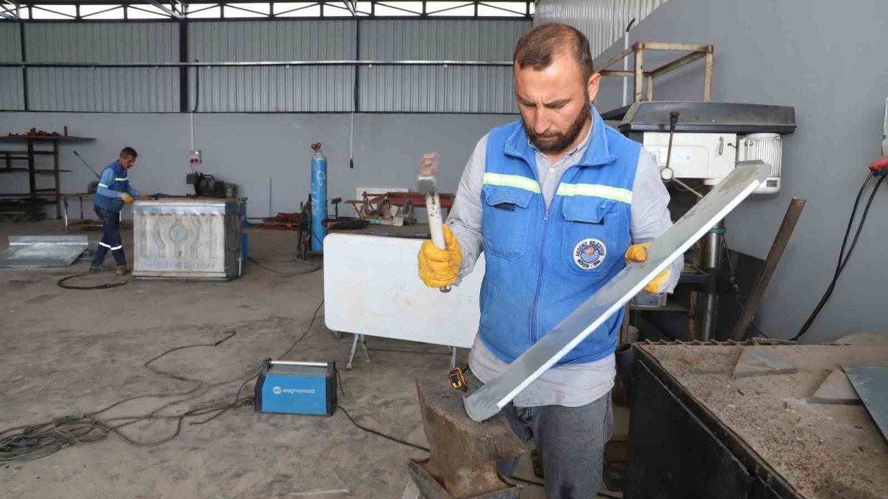 Akdeniz’de eski konteynerler yenilenerek hizmete kazandırılıyor