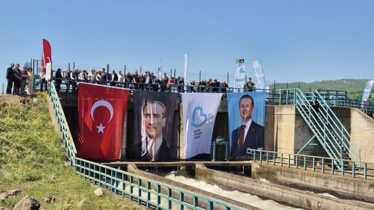 Manyas Barajı’nda kapaklar açıldı, kanallara su verilmeye başlandı