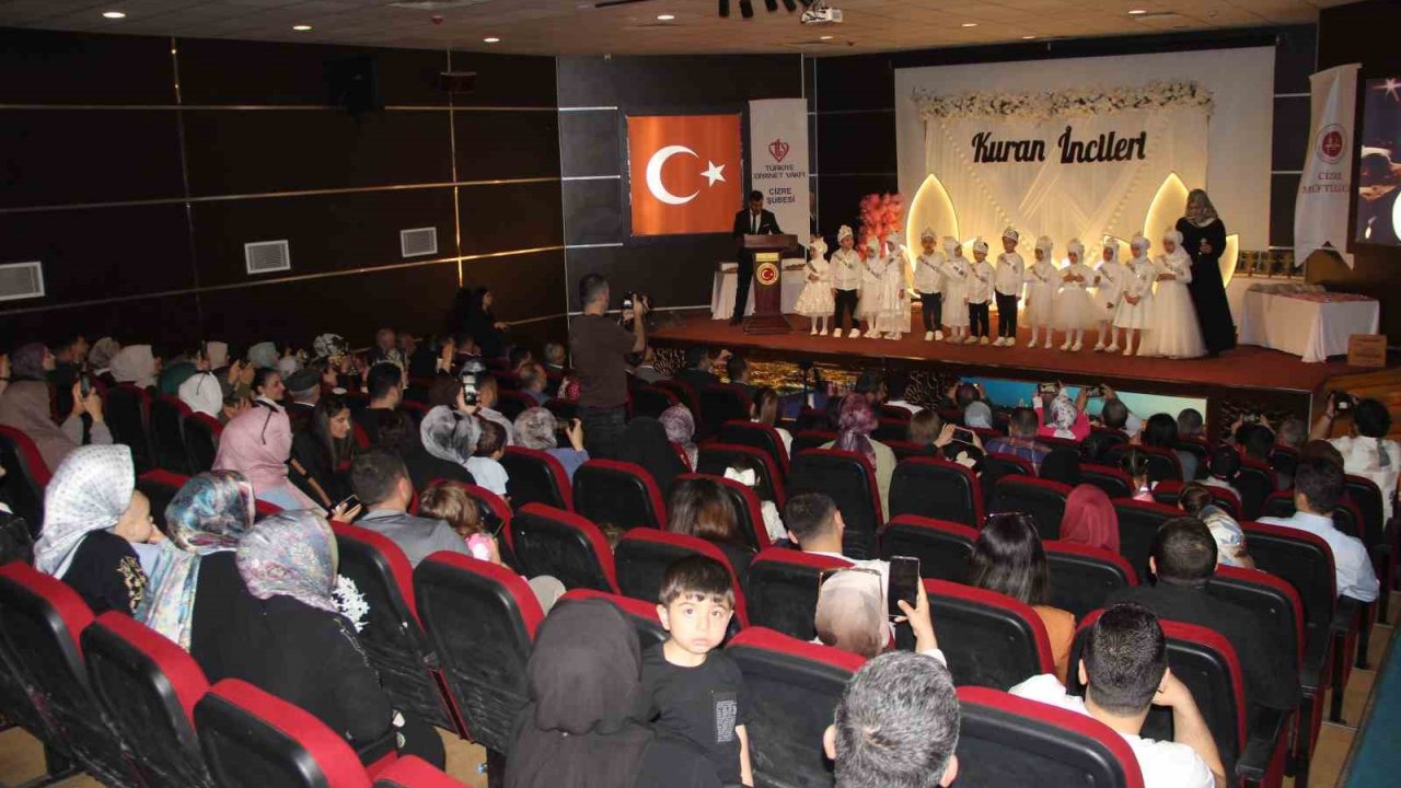 Cizre’de 50 öğrenci Kur’an-ı Kerime geçmenin heyecanını yaşadı