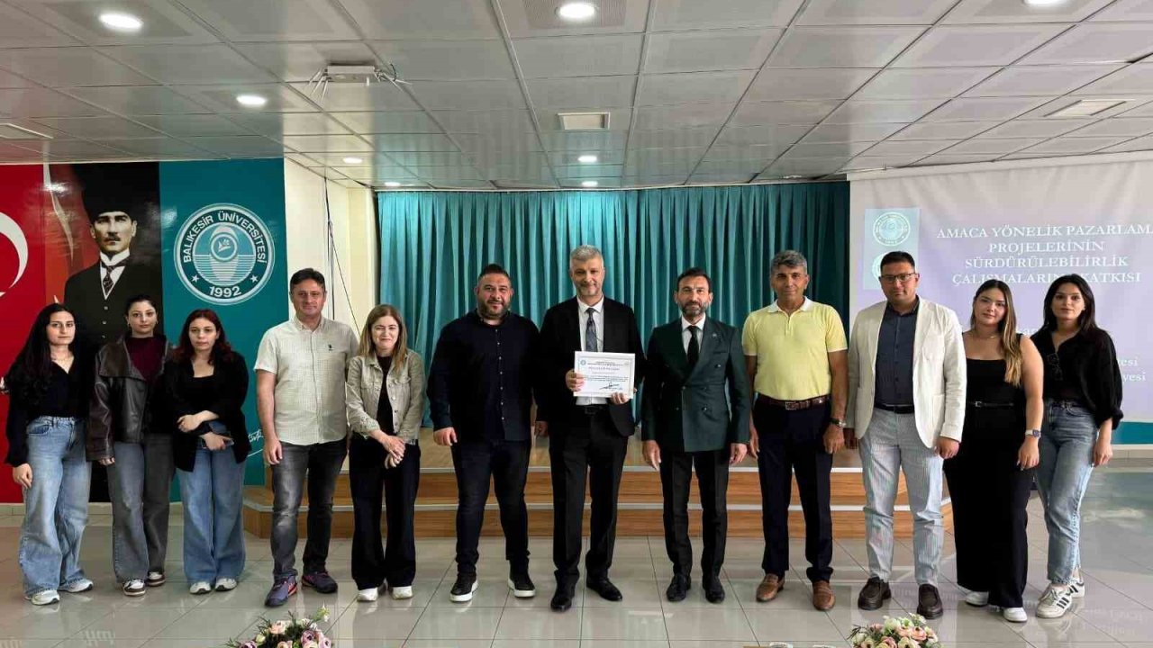 Burhaniye’de Pazarlama Projelerinin Sürdürülebilirliği konferansı gerçekleştirildi.