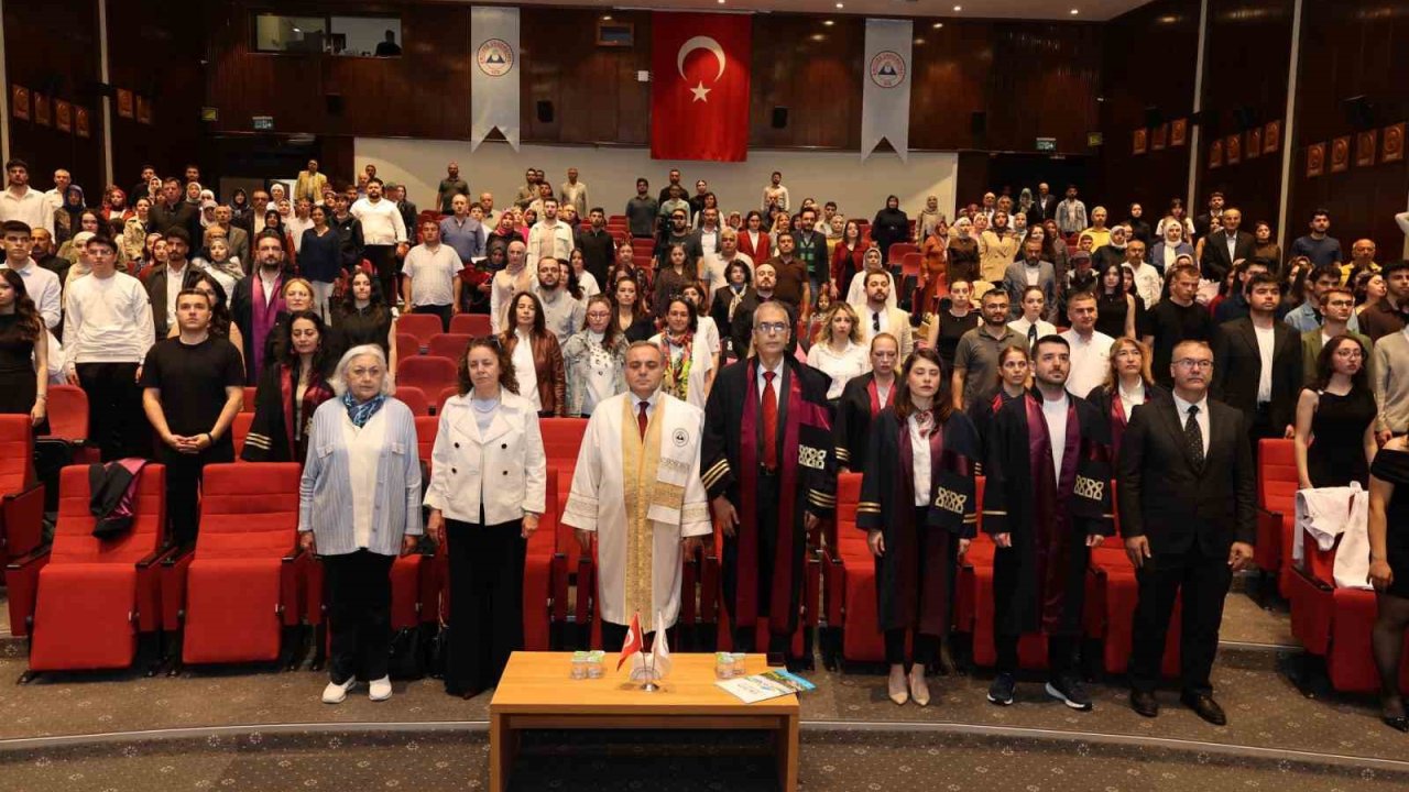 ERÜ Eczacılık Fakültesi’nde ‘Önlük Giyme Töreni’ düzenlendi