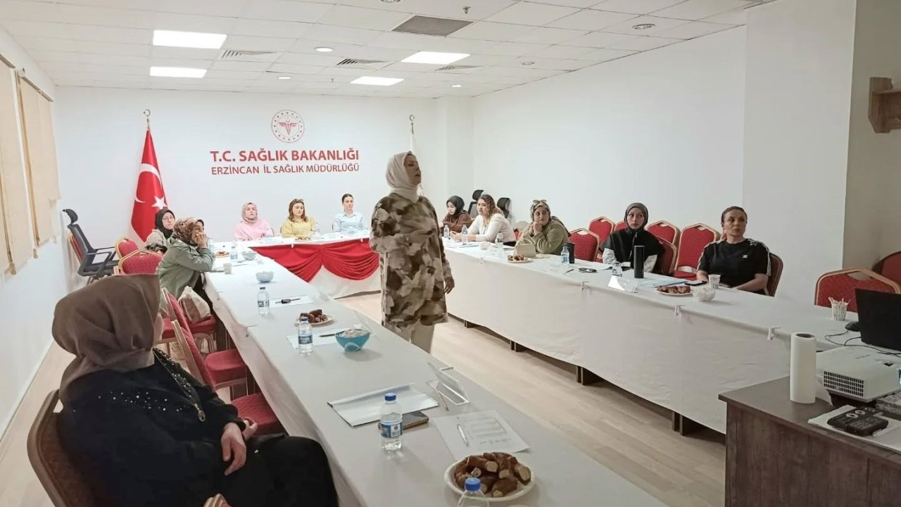 Koordinatör ebelere normal doğum eğitimi verildi