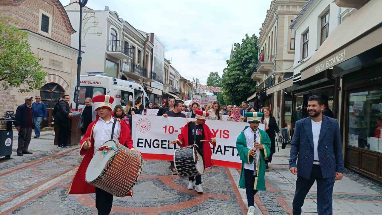 Edirne’de Engelliler Haftası kutlamalarında renkli görüntüler oluştu