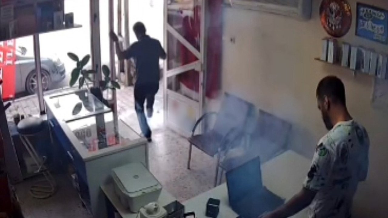 Tamir edilen cep telefonunun bataryası patladı