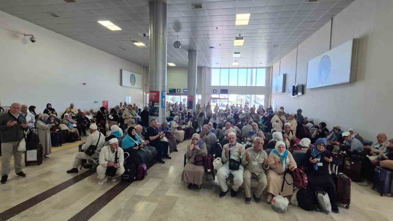 Samsun’da bin 421 hacı adayı kutsal topraklara uğurlanıyor
