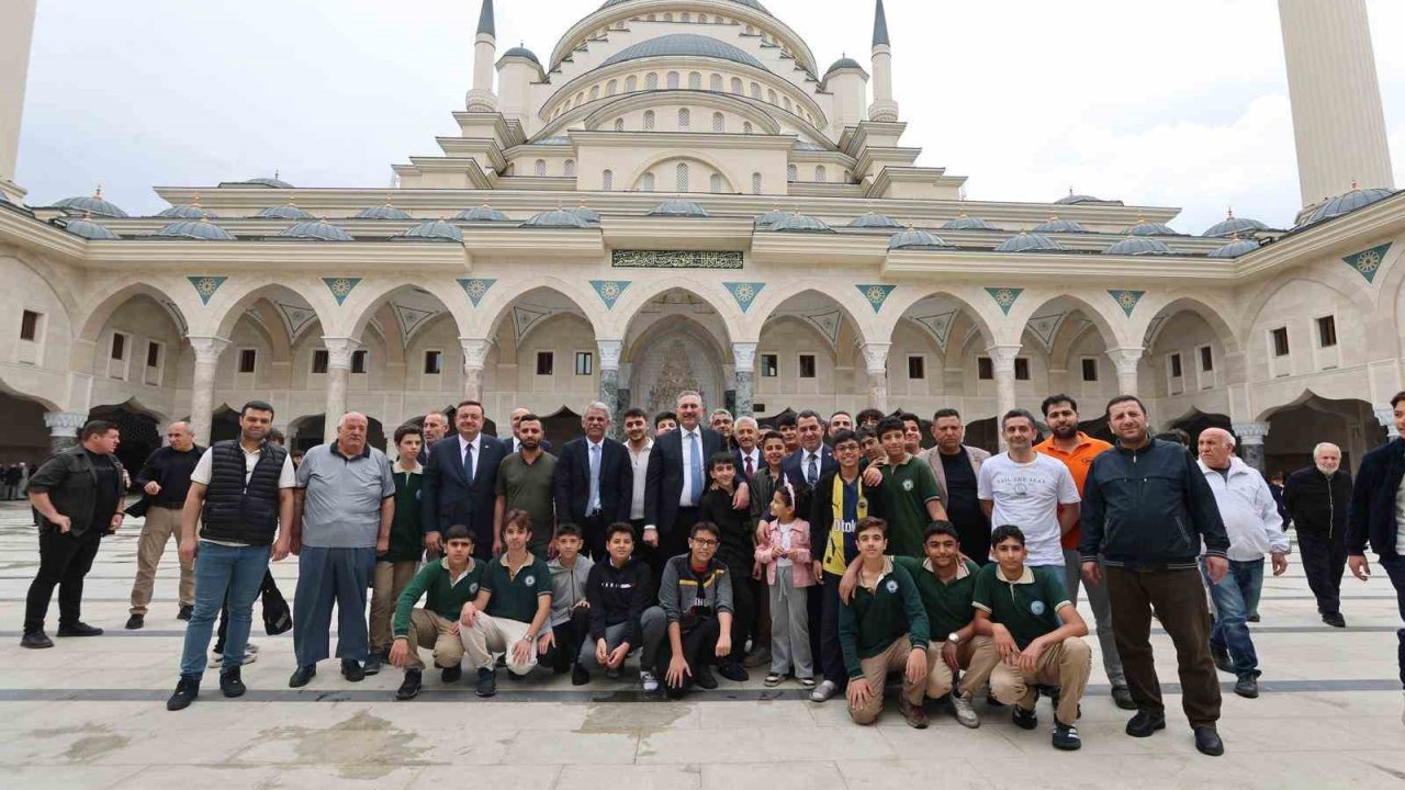 Şahinbey’de gençlerle buluştular