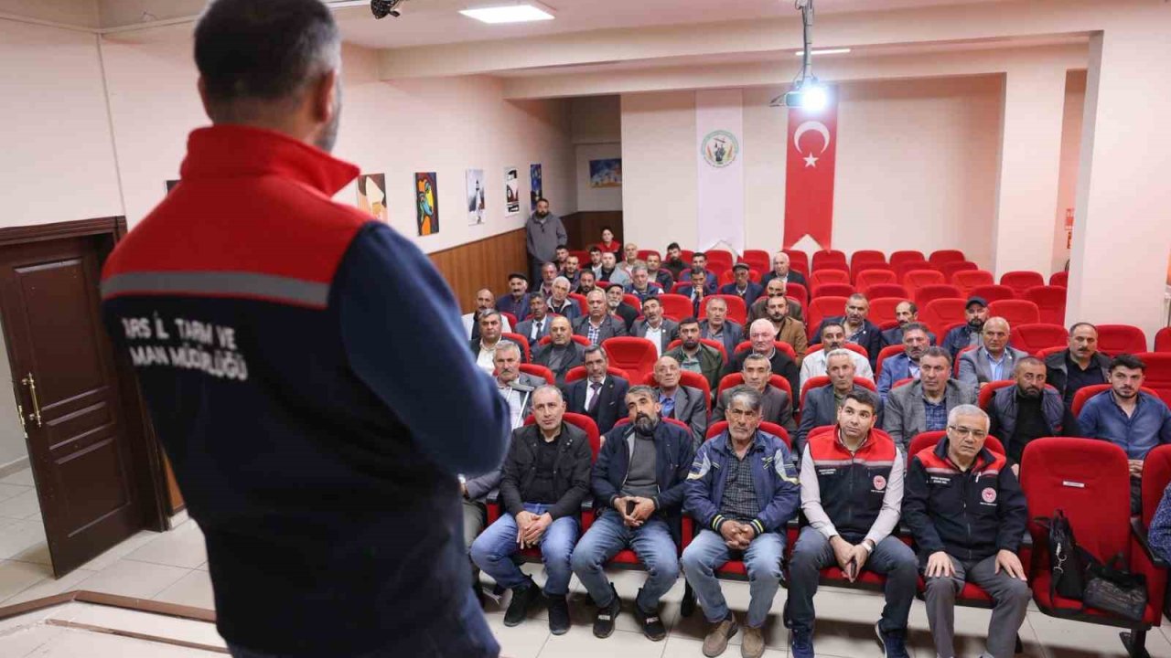 Kars’ta üreticilere kırsal kalkınma ve tasarruflu sulama desteği anlatıldı
