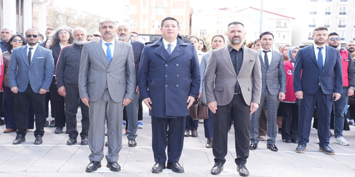 Kars’ta Gençlik Haftası Çelenk Sunma Töreniyle Başladı