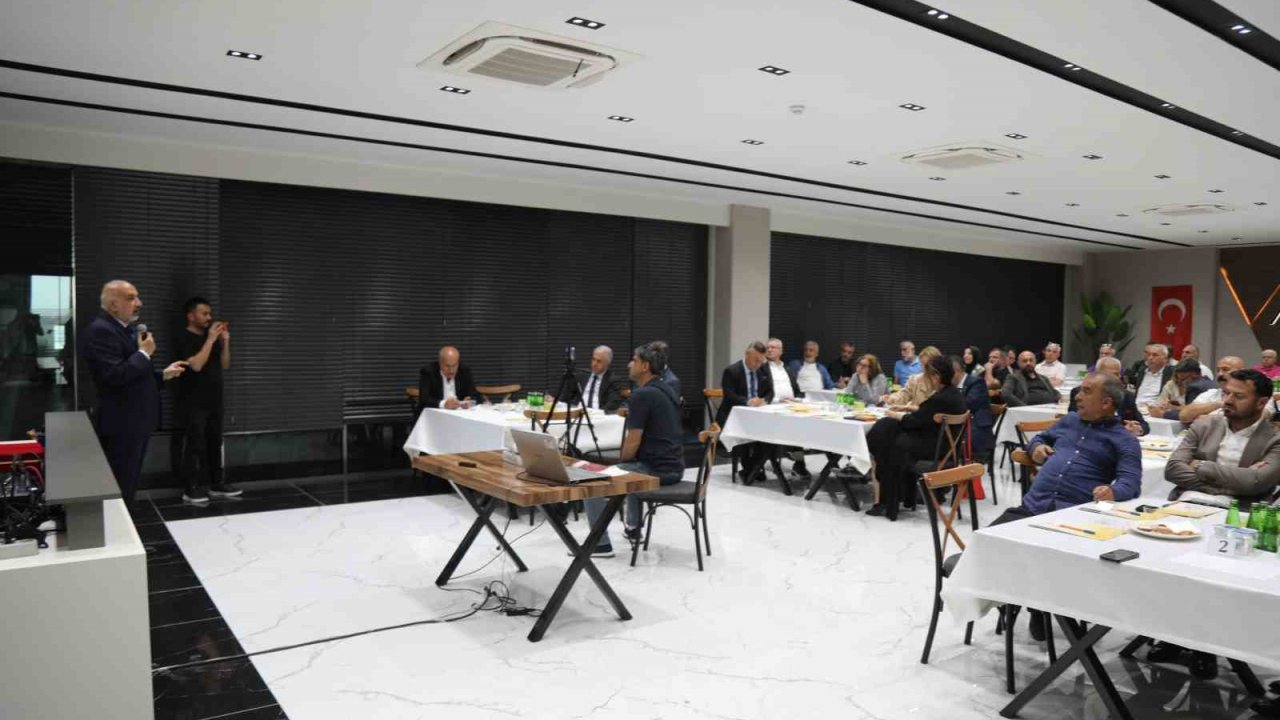 Diyarbakır’da tekstil sektörünün geleceği ele alındı