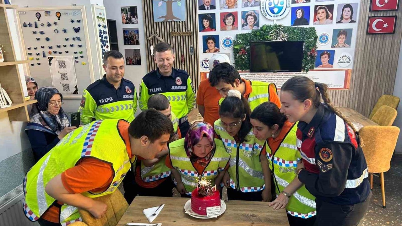 Kütahya’da jandarmadan anlamlı ziyaret