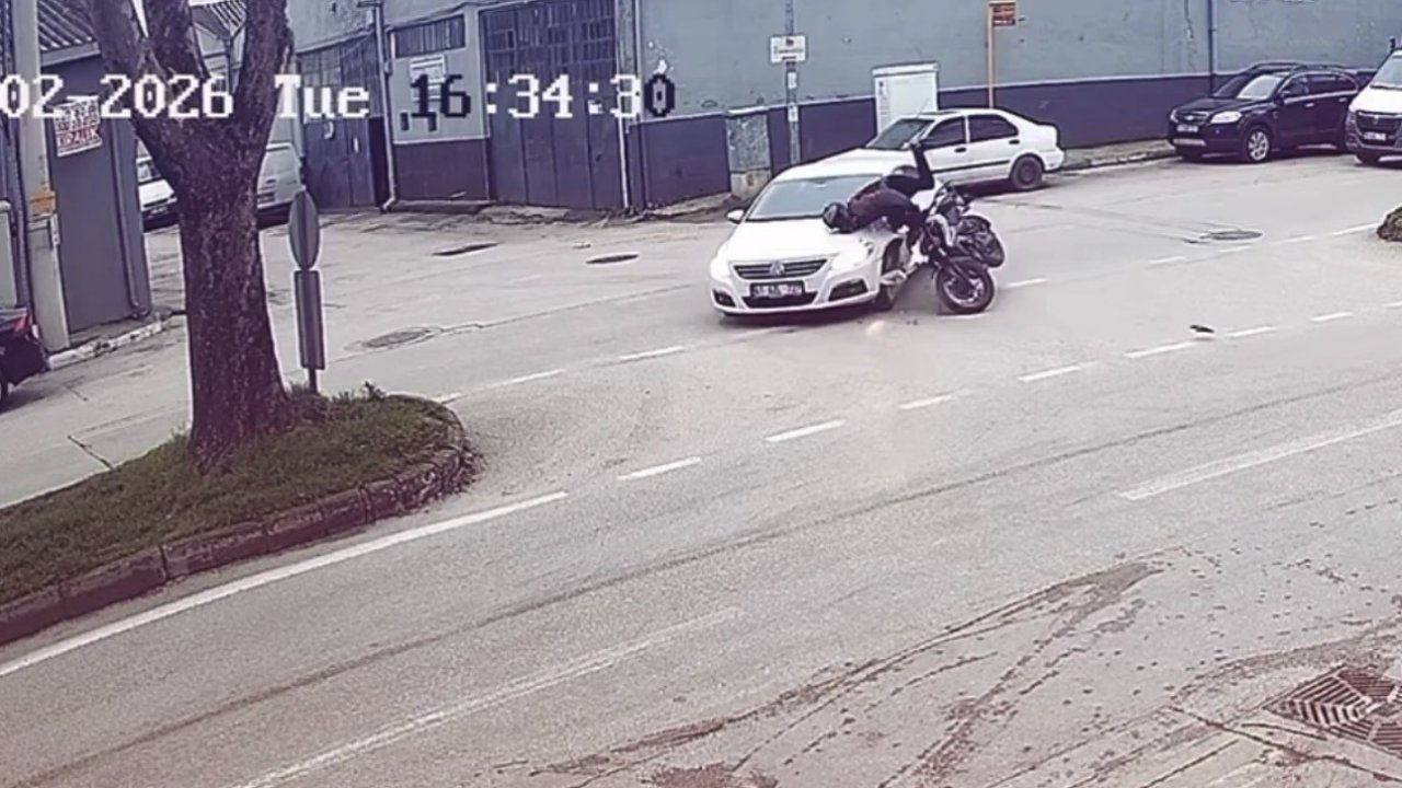 Bursa’da otomobil motosikletle çarpıştı: 1 yaralı