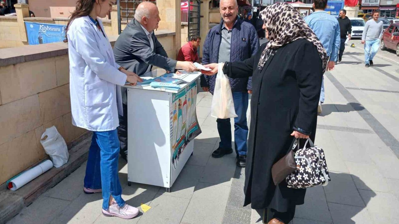 Bayburt’ta kronik hastalıklara karşı farkındalık standı açıldı