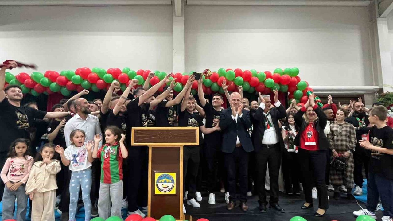 Osmanelispor’dan şampiyonluk kutlaması