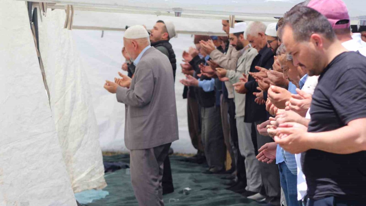 Kuraklıkla anılan Karapınar’da yağışlar için şükür duası