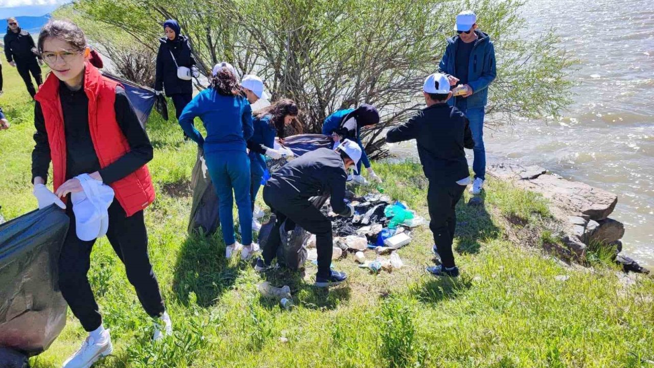 Bulanık Haçlı Gölü’nde doğa ve çevre bilinci etkinliği