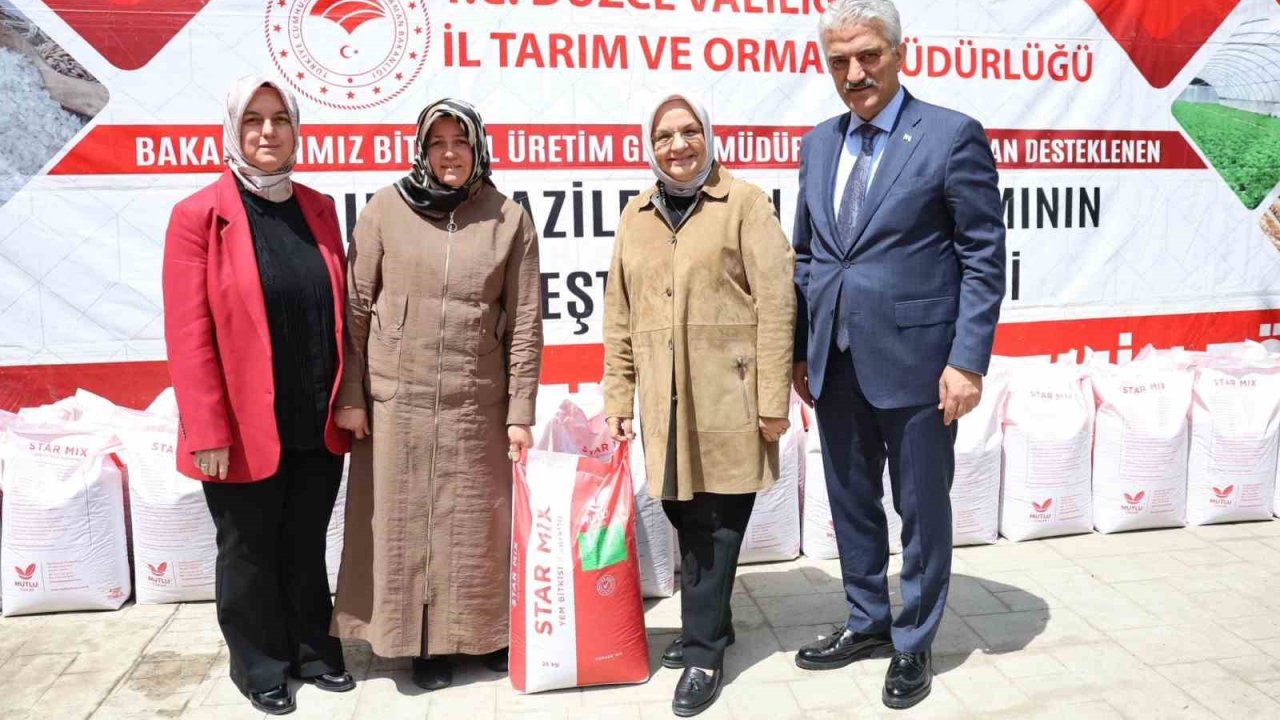 Düzce’de çiftçilere yem bitkisi tohumu dağıtıldı