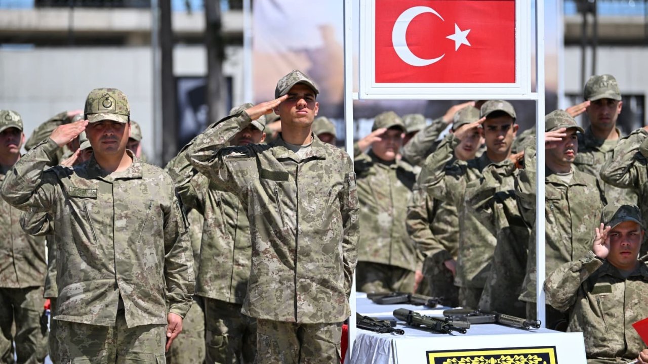 Antalya’da 72 özel genç askerlik coşkusunu yaşadı