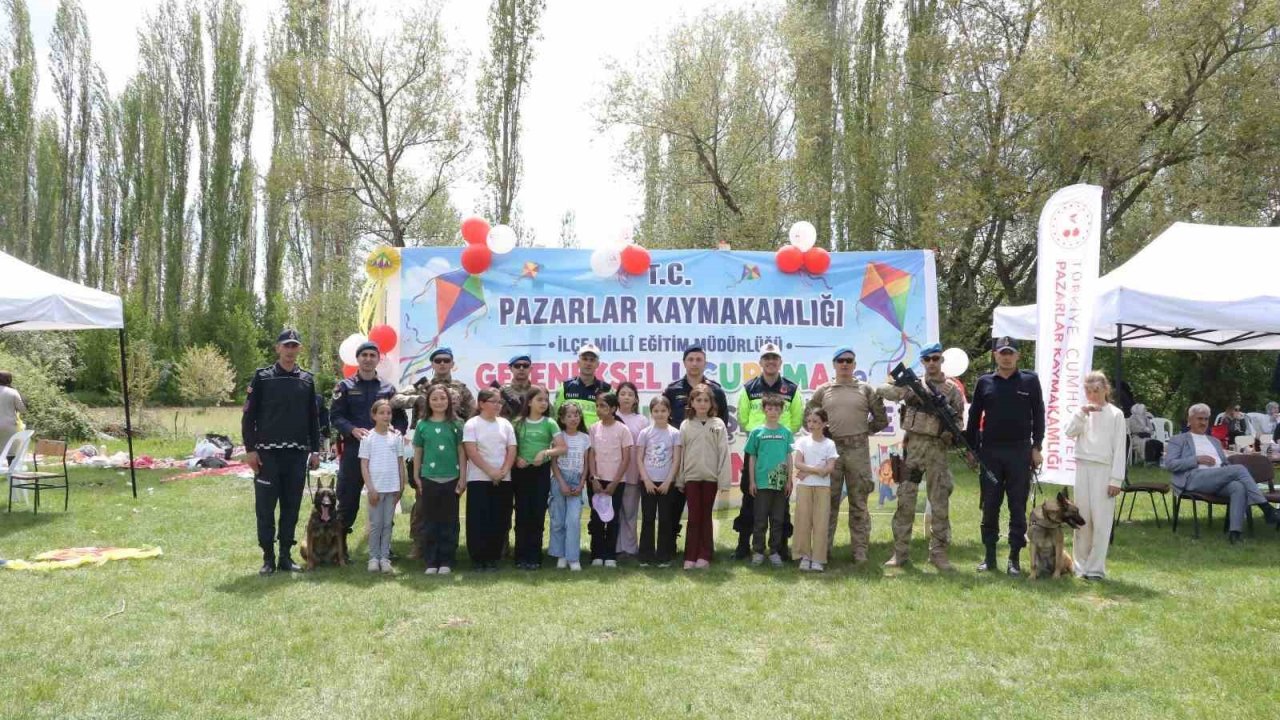 Pazarlar’da geleneksel uçurtma şenliği