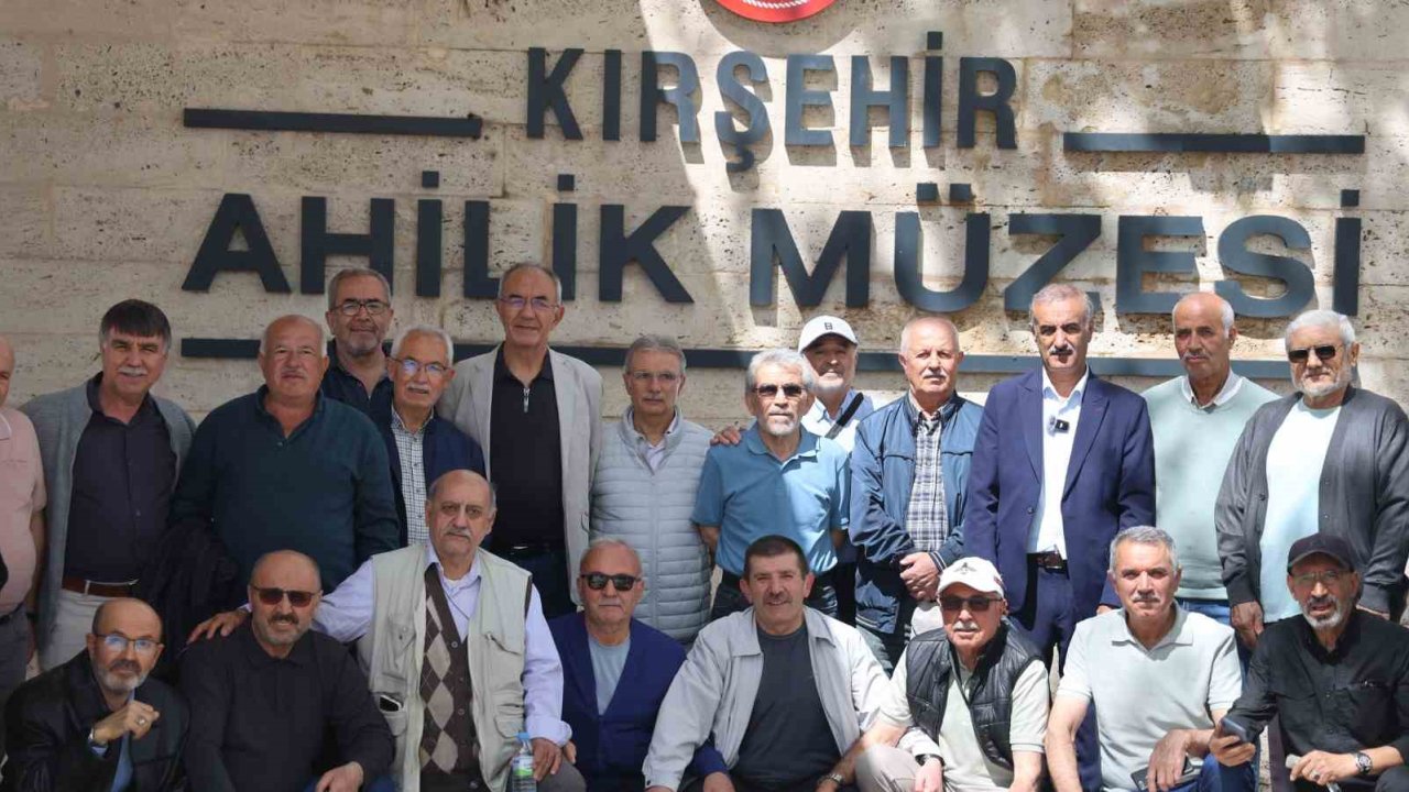 ERÜ İlahiyat Fakültesi 1985 mezunları Kırşehir’de buluştu
