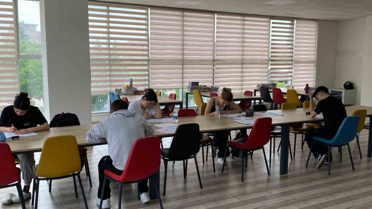 Altıeylül’de  üniversite hayaline güç veren destek