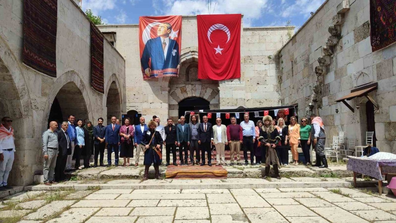 Tarihi Akhan Kervansarayında Yörük kültürüne ev sahipliği yaptı