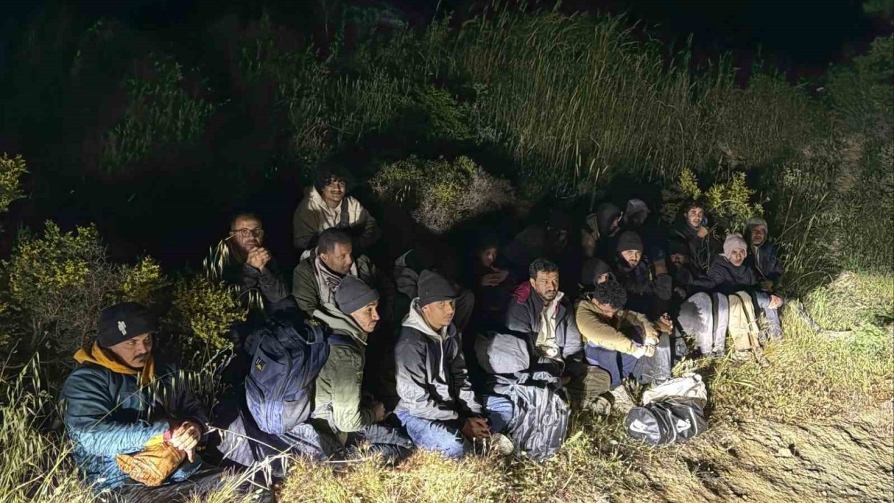 Çeşme’de 21 kaçak göçmen yakalandı, 1 organizatör tutuklandı