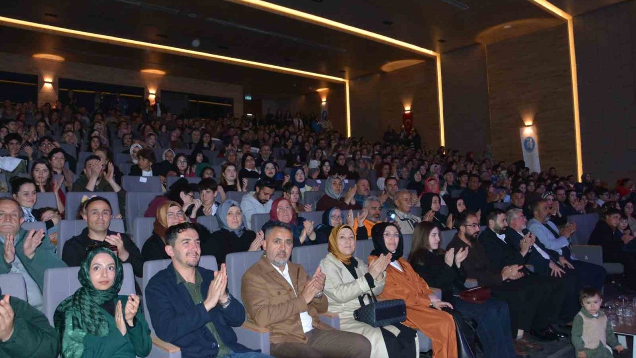 Çorum’da Gençlik Korosu’ndan 19 Mayıs konseri