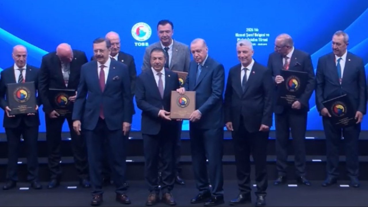 Cumhurbaşkanı Erdoğan’dan DTO Başkanı Erdoğan’a ‘Hizmet Şeref’ plaketi