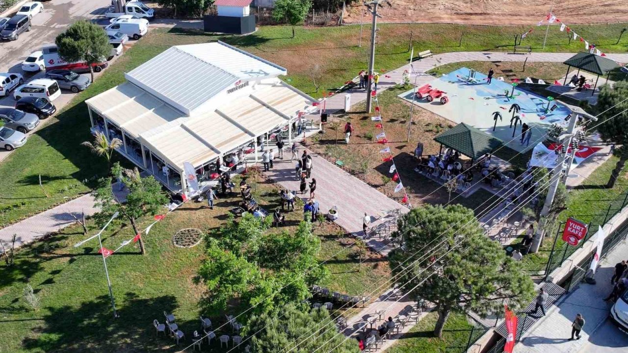 Yurt Kafe ve Işıklı Parkı hizmete açıldı