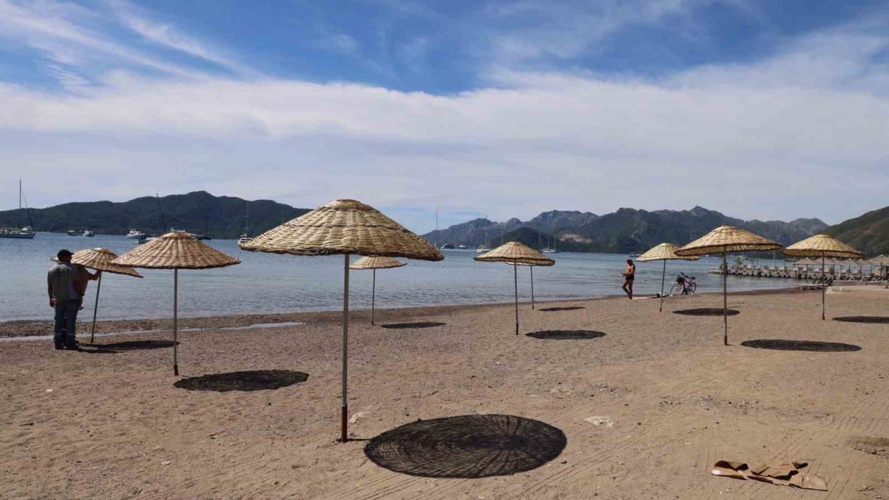 Marmaris’te halk plajları sezona hazırlanıyor