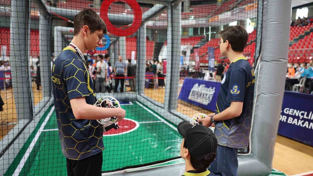 Kayseri Büyükşehir, Drone Soccer Türkiye Şampiyonası’na ev sahipliği yaptı