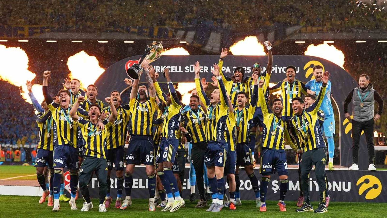 Fenerbahçe’nin şampiyonluk hasreti 12 yıla çıktı, sezonu 1 kupayla kapattı