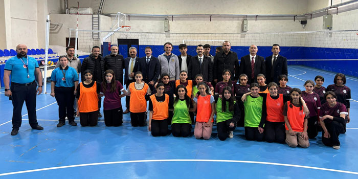 Susuz’da gençlik haftası voleybol turnuvası heyecanı