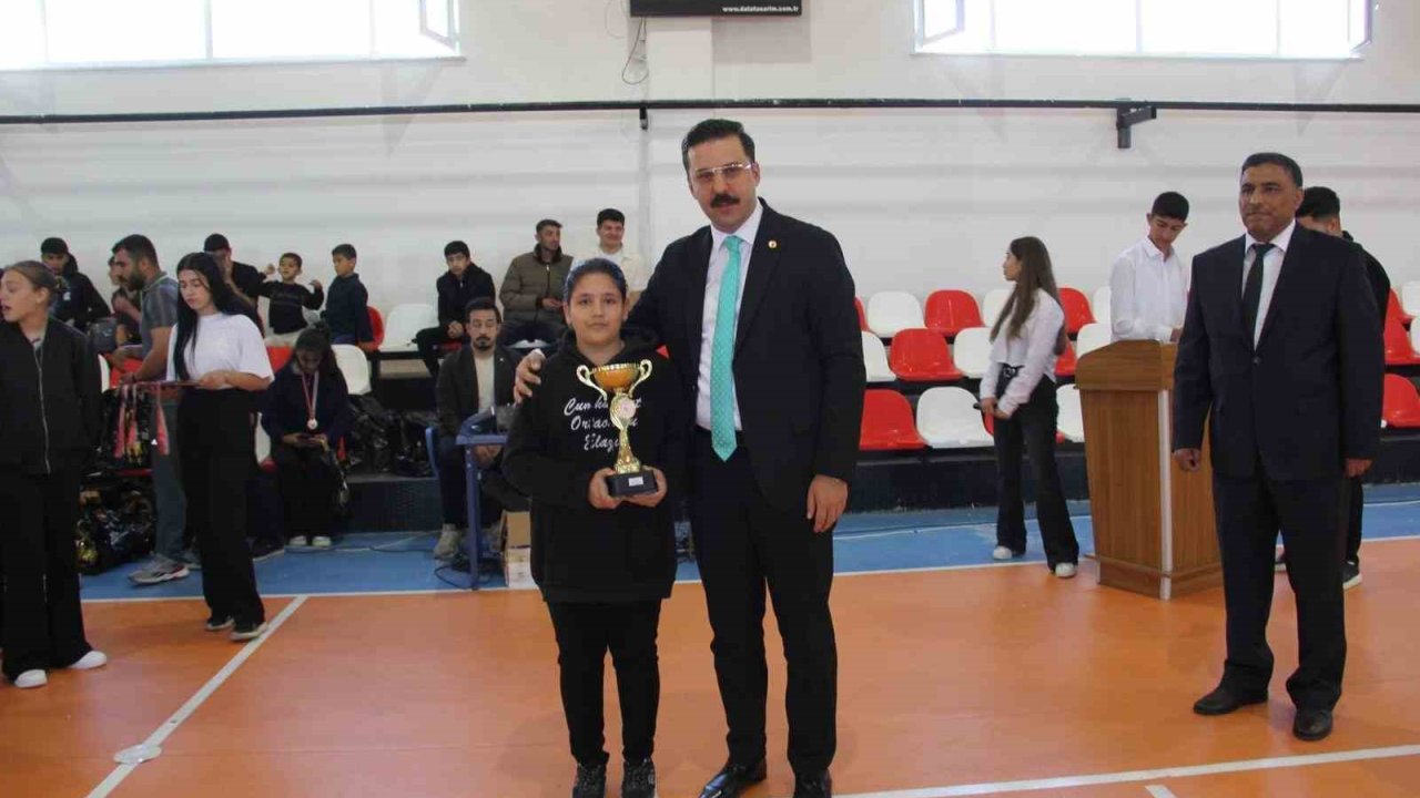 Sivrice’de 19 Mayıs Atatürk’ü Anma Gençlik ve Spor Bayramı kutlandı