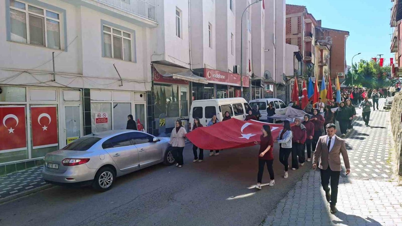 Hisarcık’ta Gençlik Yürüyüşü düzenlendi