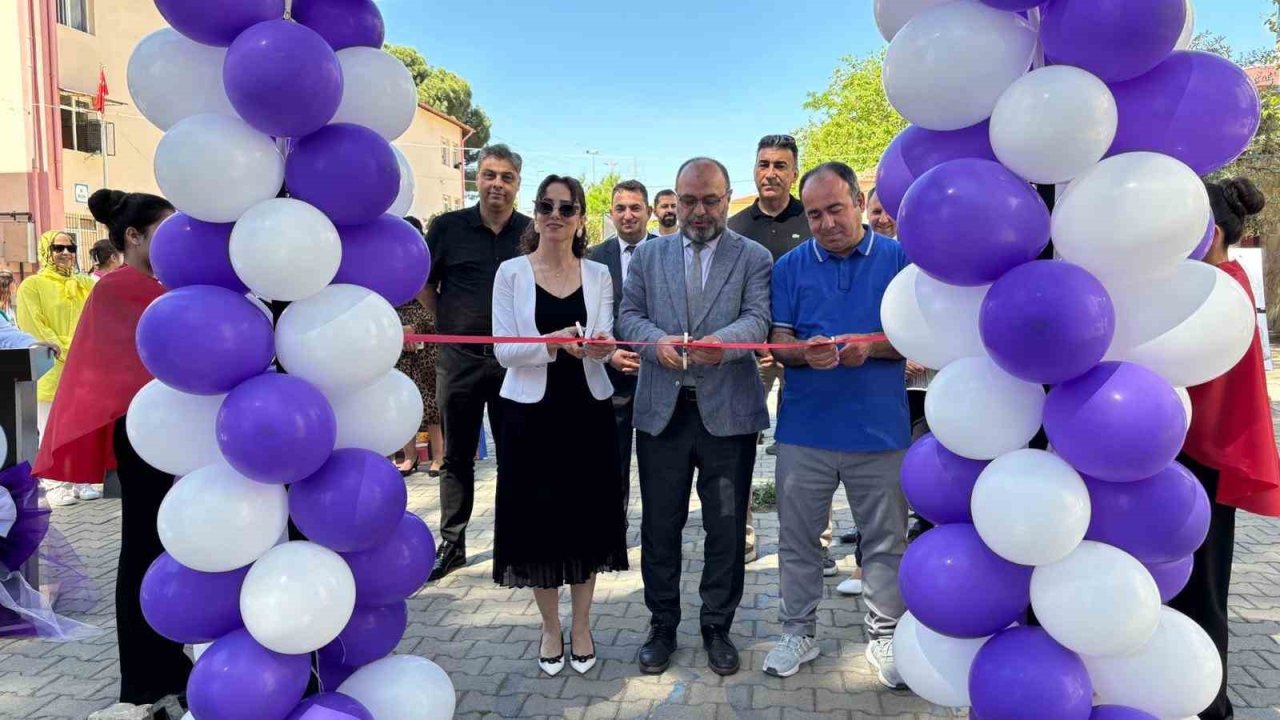 Şehitler Ortaokulu’ndan teknoloji tasarım ve görsel sanatlar sergisi