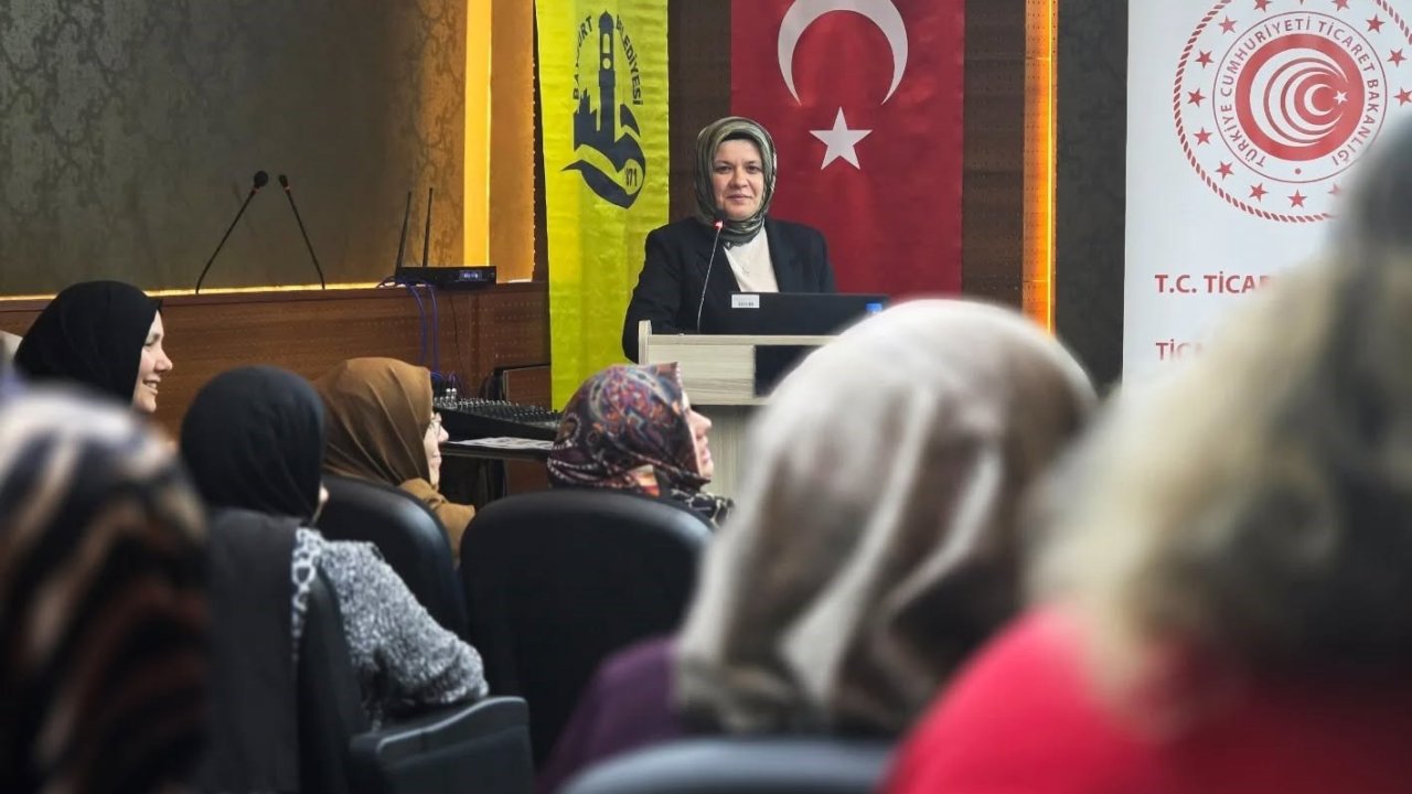 Bayburt’ta kadınlara kooperatifçilik eğitimi verildi