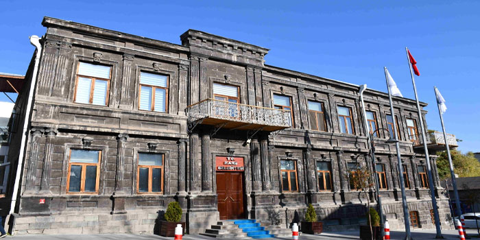Kars Belediyesi’nin taşınmaz kiralama ihaleleri bugün yapılıyor