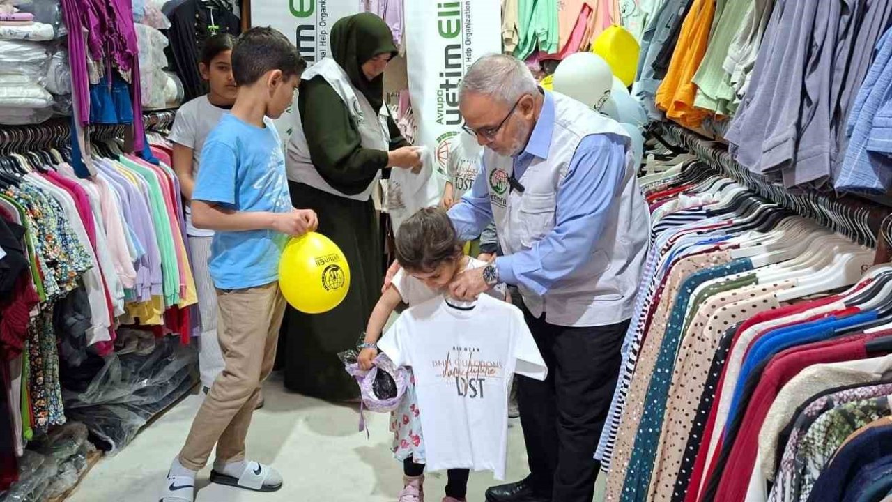 Diyarbakır’da yetim çocuklara bayramlık hediyesi