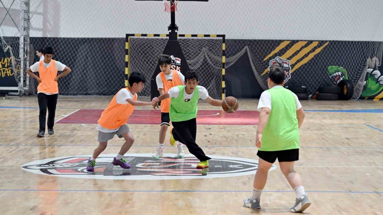 Mersin’de 19 Mayıs coşkusu spor turnuvalarıyla taçlandı