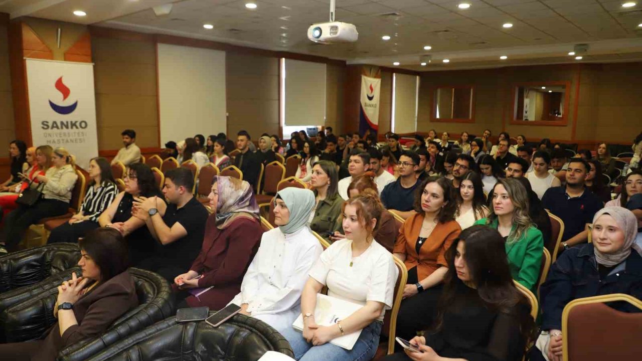 SANKO Üniversitesi’nde "geçmişten günümüze hemşirelikte değerler sempozyumu" düzenlendi