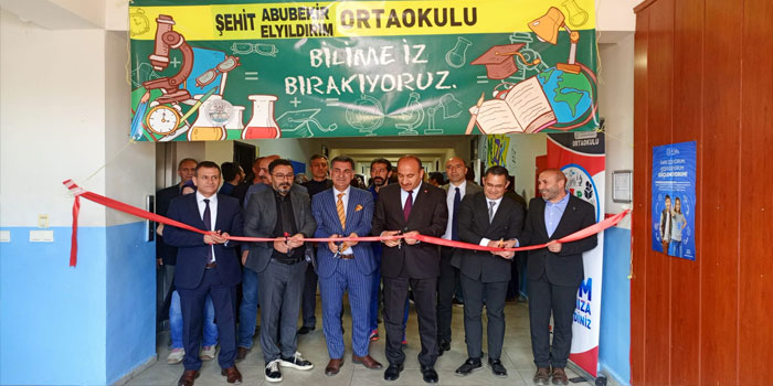 Kars Şehit Abubekir Elyıldırım Ortaokulu’nda TÜBİTAK Bilim Fuarı