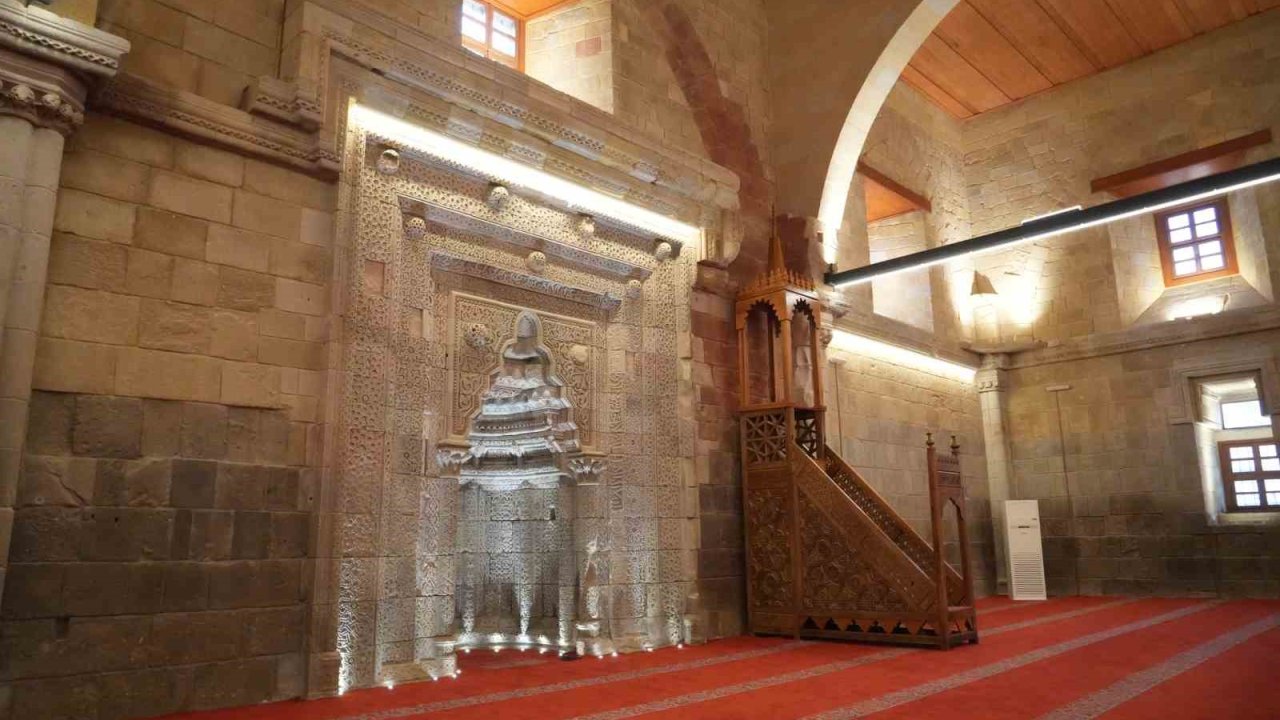Niğde’nin tarihi mirası Sungurbey Camii’nde restorasyon tamamlandı