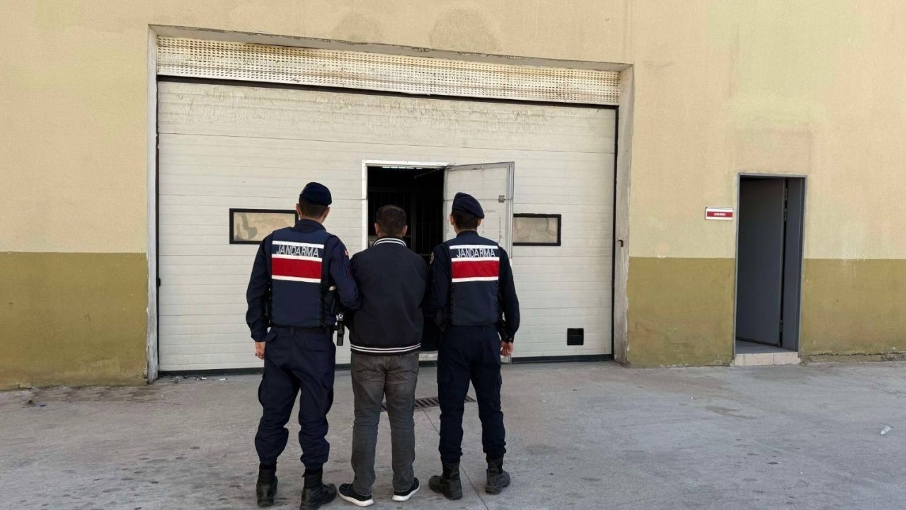 Kesinleşmiş 17 yıl cezayla aranan şahsı jandarma yakaladı