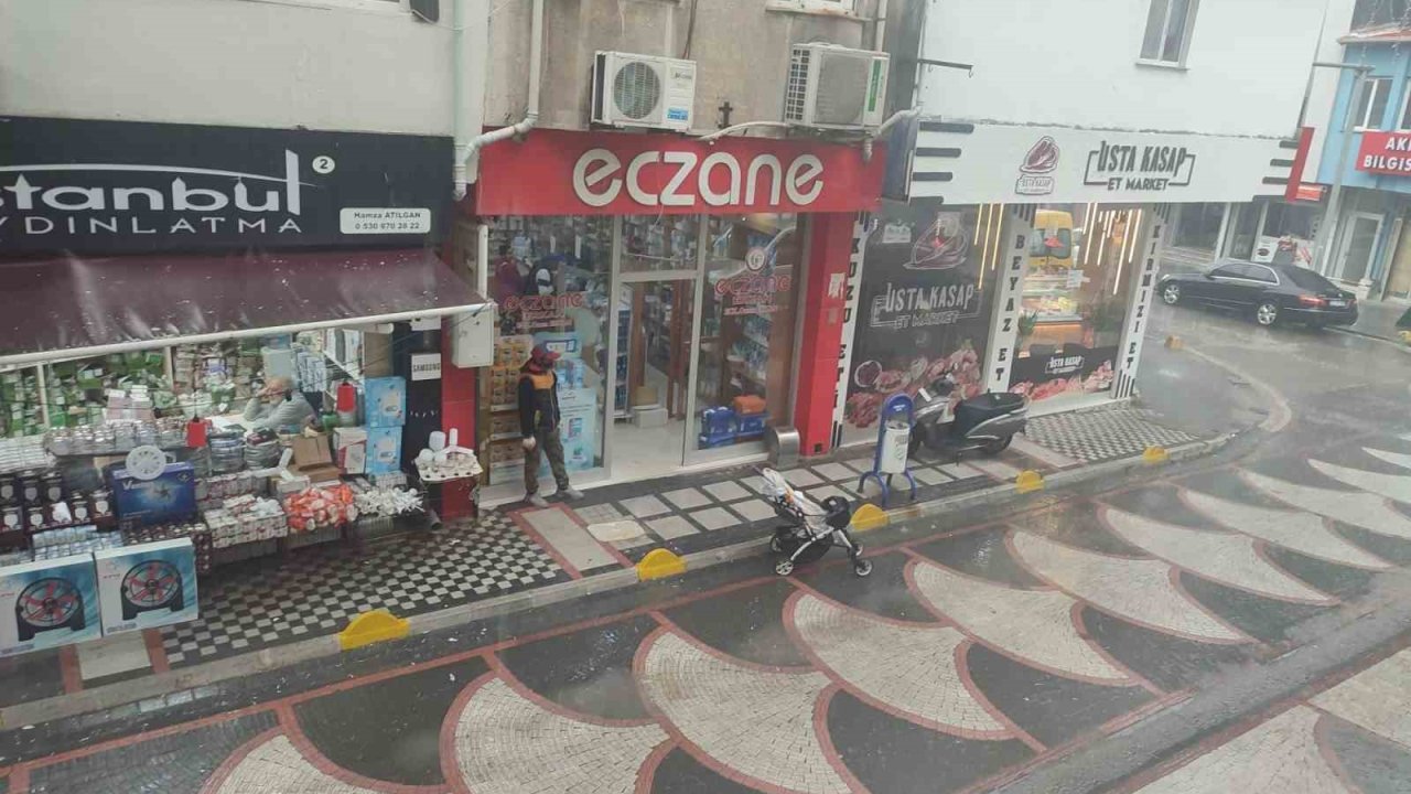 Keşan’da sağanak yağış etkili oldu