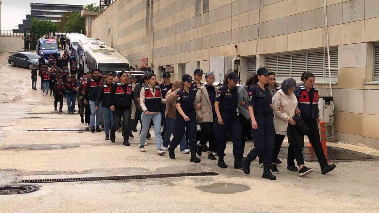 Elazığ’da özel sağlık kuruluşlarına operasyon: 19 şüpheli adliyeye sevk edildi