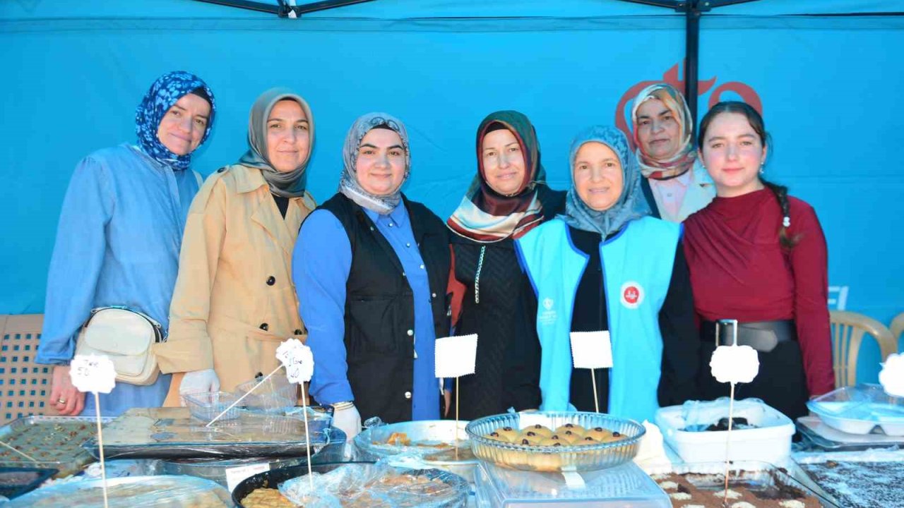 Ordu’da geleceğin hafızlarına hayır çarşısı ile destek